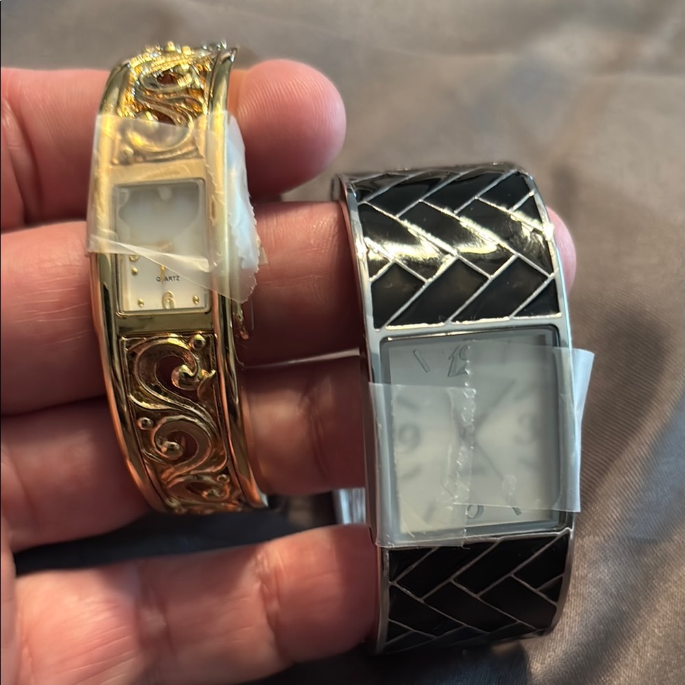 Gold and Black Watch Set